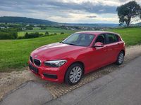 Gebraucht BMW 118 Sport Line 136 PS (100 kW) 2015 Karmesinrot Kleinwagen
