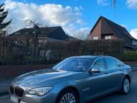 Gebraucht BMW 740 306 PS (225 kW) 2012 Grau Limousine