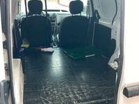 Gebraucht Dacia Dokker 83 PS (61 kW) 2019 Weiß Van / Kleinbus