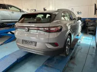 Gebraucht VW ID.4 Pro Performance 150 kW (204 PS) 2023 Mondsteingrau SUV