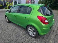 Gebraucht Opel Corsa Active 87 PS (63 kW) 2013 Apfelgruen p2 Kleinwagen