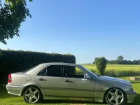 Używany Mercedes C280 196 KM (144 kW) 1996 Srebrny Sedan/Limuzyna