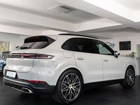 Gebraucht Porsche Cayenne 470 PS (345 kW) 2024 Grau SUV
