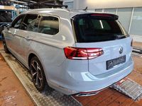 Gebraucht VW Passat R-line 200 PS (147 kW) 2024 Grau Kombi