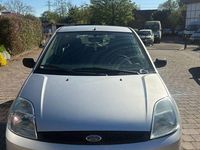 Gebraucht Ford Fiesta Ambiente 69 PS (50 kW) 2005 Grau Kleinwagen
