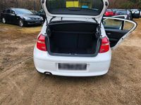 Gebraucht BMW 118 143 PS (105 kW) 2011 Weiß Kleinwagen