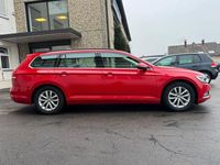 Gebraucht VW Passat Comfortline 120 PS (88 kW) 2018 Rot Kombi