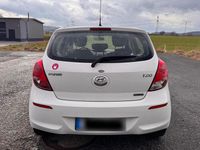 Gebraucht Hyundai i20 90 PS (66 kW) 2014 Weiß Kleinwagen