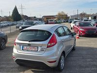 Gebraucht Ford Fiesta Trend 82 PS (60 kW) 2010 Silber Kleinwagen
