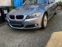 Gebraucht BMW 320 184 PS (135 kW) 2010 Grau Kombi