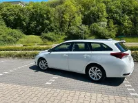 Gebraucht Toyota Auris Edition 112 PS (82 kW) 2016 Weiß Kombi