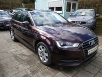 Gebraucht Audi A3 Attraction 122 PS (89 kW) 2013 Weinrot metalik Limousine