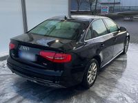 Gebraucht Audi A4 Design 150 PS (110 kW) 2015 Schwarz Limousine