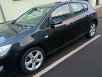 Gebraucht Opel Astra 140 PS (102 kW) 2010 Schwarz Kleinwagen