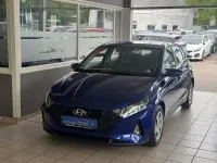 Gebraucht Hyundai i20 Pure 84 PS (61 kW) 2023 Blau Kleinwagen
