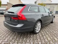Gebraucht Volvo V90 Momentum 190 PS (139 kW) 2019 Grau Kombi