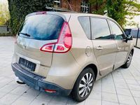 Gebraucht Renault Scénic III Bose Edition 131 PS (96 kW) 2011 Braun Van / Kleinbus