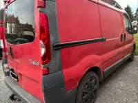 Gebraucht Renault Trafic 90 PS (66 kW) 2010 Rot Van / Kleinbus
