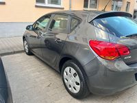 Gebraucht Opel Astra Selection 87 PS (63 kW) 2011 Grau Limousine