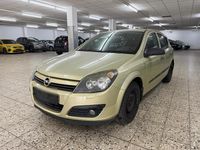 Gebraucht Opel Astra 90 PS (66 kW) 2004 Gold Limousine