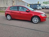 Gebraucht Peugeot 308 131 PS (96 kW) 2016 Rot Limousine