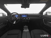 Gebraucht Mercedes A200 Progressive 163 PS (119 kW) 2024 Weiß Limousine