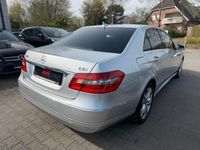 Gebraucht Mercedes E200 Avantgarde 184 PS (135 kW) 2010 Iridiumsilber Limousine