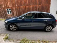 Gebraucht Mercedes B250 224 PS (164 kW) 2023 Blau Kleinwagen