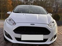 Gebraucht Ford Fiesta Celebration 101 PS (74 kW) 2017 Weiß Kleinwagen