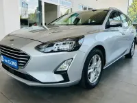 Używany Ford Focus Cool & Connect 120 KM (88 kW) 2021 Srebrny Kombi