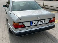 gebraucht Mercedes E230 Sammlerstück ?