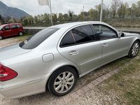 Second-hand Mercedes E500 306 CP (225 kW) 2003 Argintiu Berlinǎ