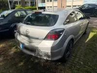 Gebraucht Opel Astra GTC 90 PS (66 kW) 2008 Silber Kleinwagen