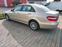 Gebraucht Mercedes E250 204 PS (150 kW) 2009 Gold Limousine