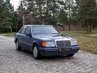 Gebraucht Mercedes E300 220 PS (161 kW) 1991 Blau Limousine