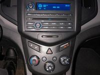 Second-hand Chevrolet Aveo 69 CP (50 kW) 2013 Alb Hatchback