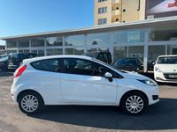 Gebraucht Ford Fiesta 60 PS (44 kW) 2014 Weiß Kleinwagen