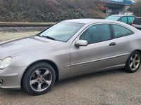 Gebraucht Mercedes C200 156 PS (114 kW) 2004 Grau Kleinwagen