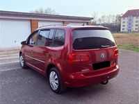 Gebraucht VW Touran 150 PS (110 kW) 2011 Rot Van / Kleinbus