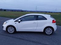 gebraucht Kia Rio 1.2 85PS 2013, 64.500KM, 5500€ VB (Motor klackert)