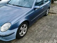 Usado Mercedes E220 150 CV (110 kW) 2003 Azul Berlina