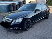 Gebraucht Mercedes E250 204 PS (150 kW) 2011 Schwarz Limousine