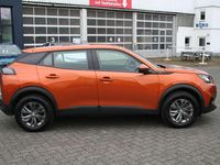 Gebraucht Peugeot e-2008 Active 100 kW (136 PS) 2022 Orange fusion SUV