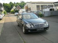 Gebraucht Mercedes E220 Classic 150 PS (110 kW) 2004 Schwarz Limousine