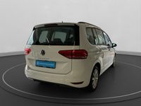 Gebraucht VW Touran Highline 150 PS (110 kW) 2023 Weiß Van / Kleinbus