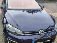 Gebraucht VW e-Golf 100 kW (136 PS) 2019 Blau Kleinwagen