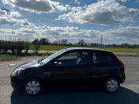 Gebraucht Ford Fiesta 60 PS (44 kW) 2006 Blau Kleinwagen