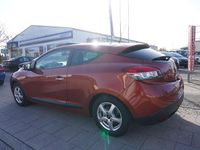 Gebraucht Renault Mégane Coupé Dynamique 110 PS (80 kW) 2010 Orangefarben cayenne Coupé