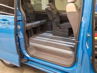 Gebraucht VW Multivan Life 245 PS (180 kW) 2025 Medium blue metallic Van