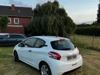 Gebraucht Peugeot 208 68 PS (50 kW) 2012 Weiß Kleinwagen